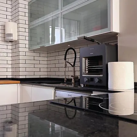 Pilar 8 Urban By Vigovacaciones